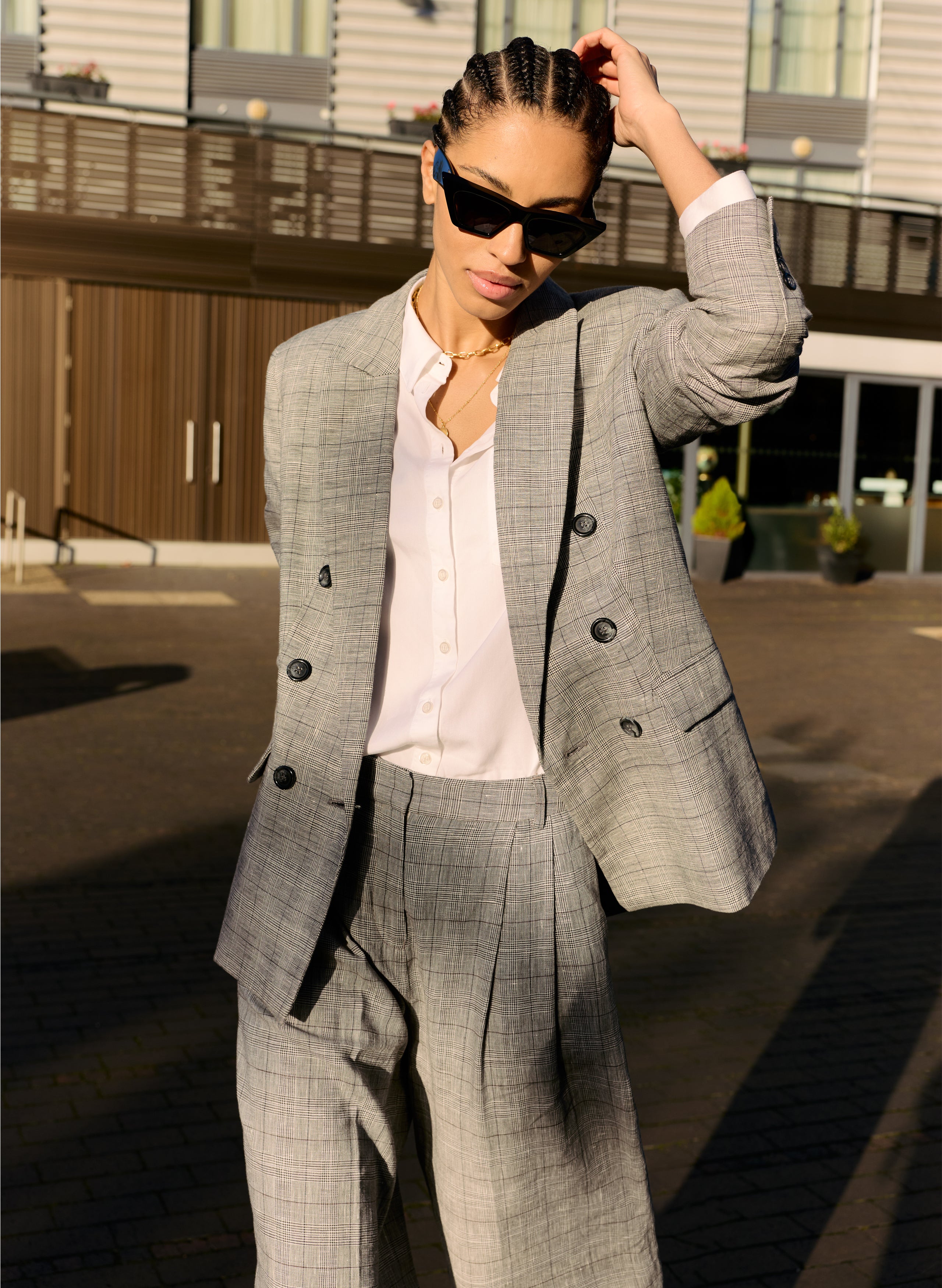 Lester Linen Blend Wide Leg Trousers