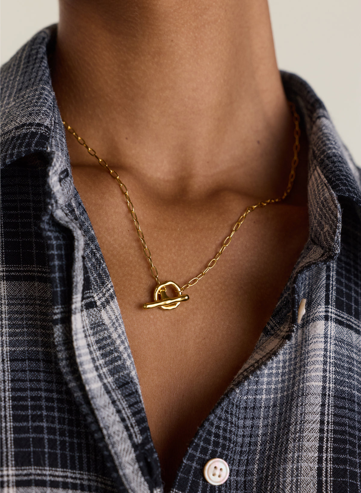 Pippa Hammered T Bar Necklace