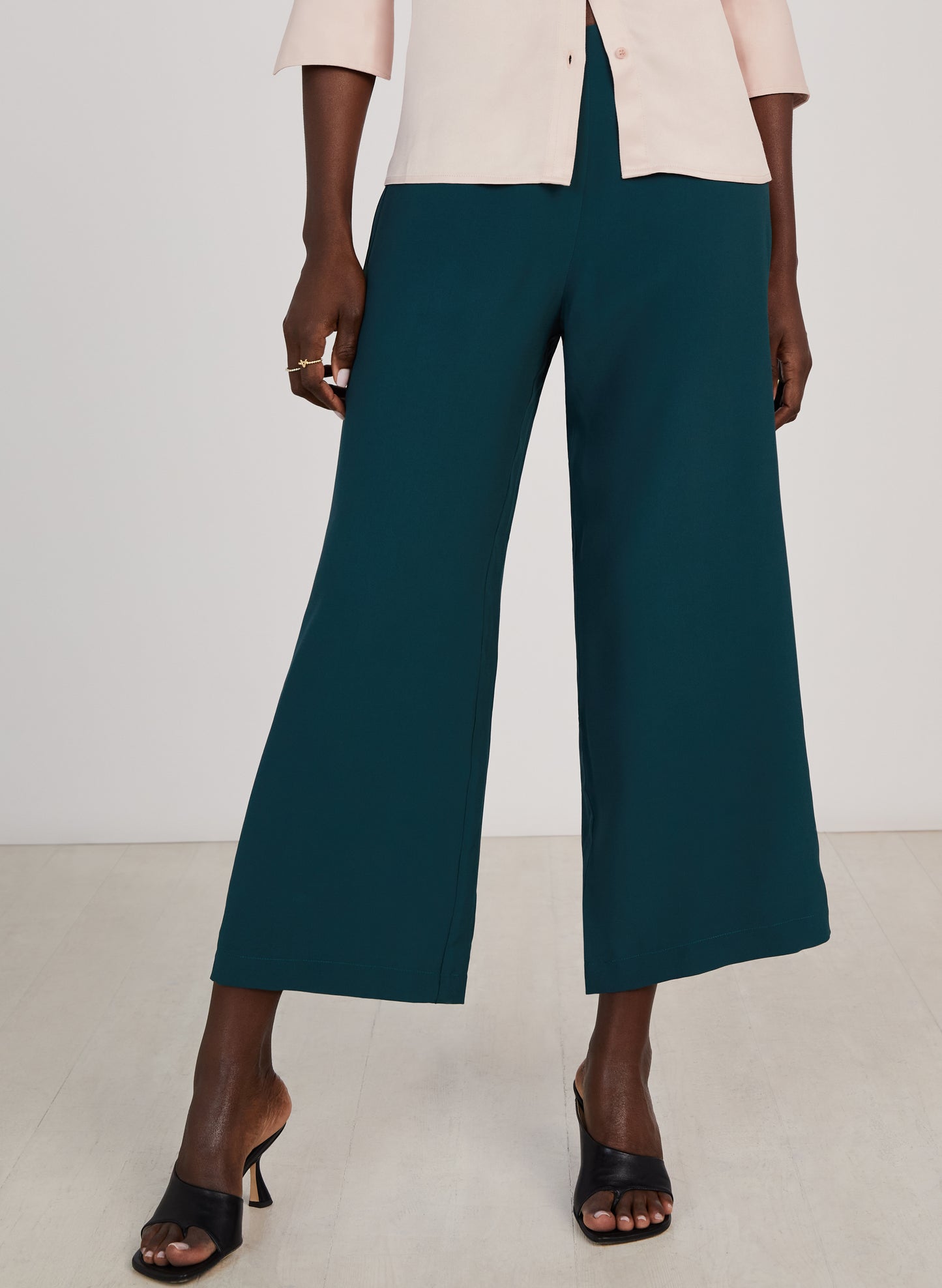 Olive Ecojilin Trousers to Rent