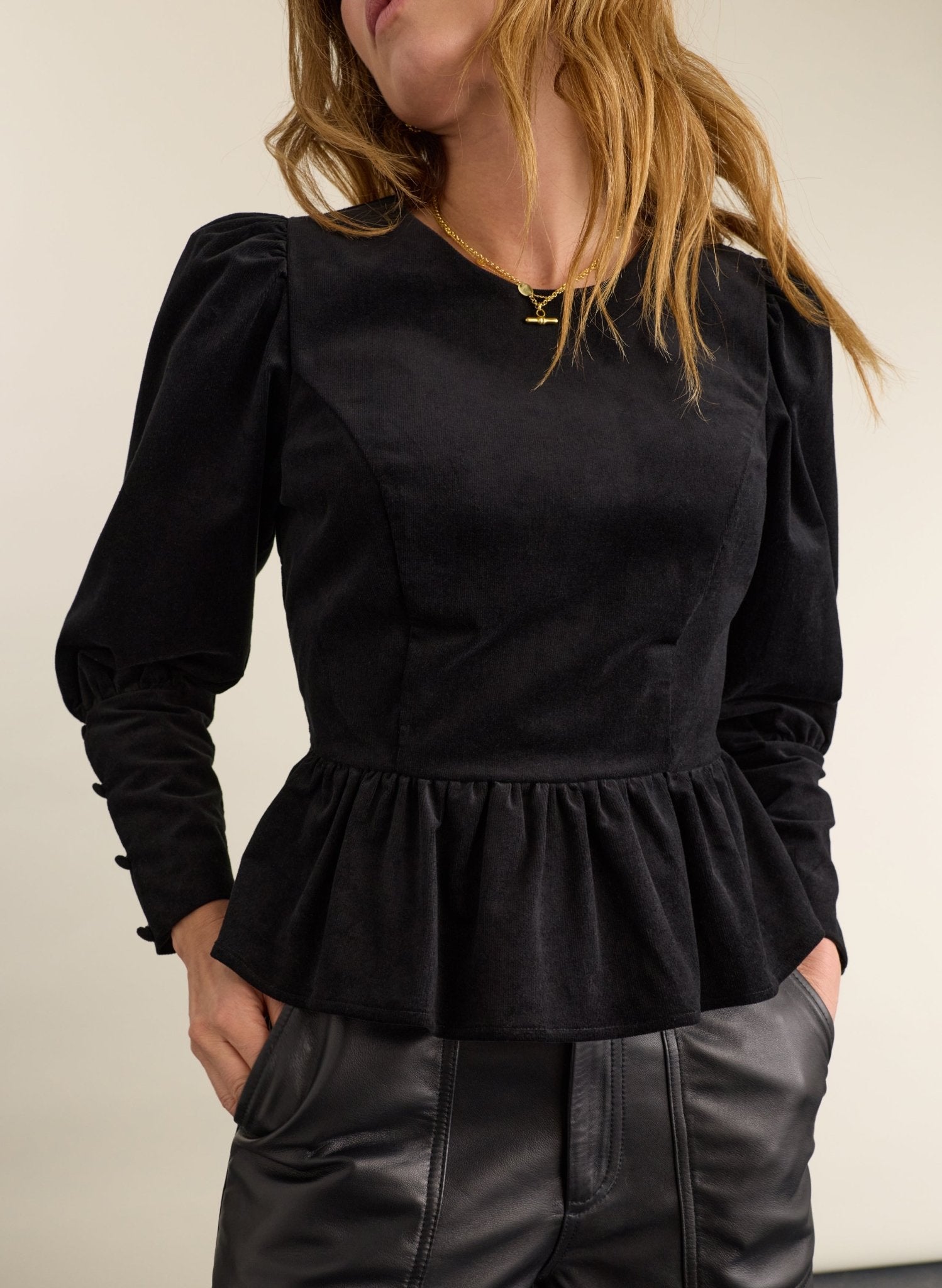 Adela Peplum Top - Caviar Black Baukjen