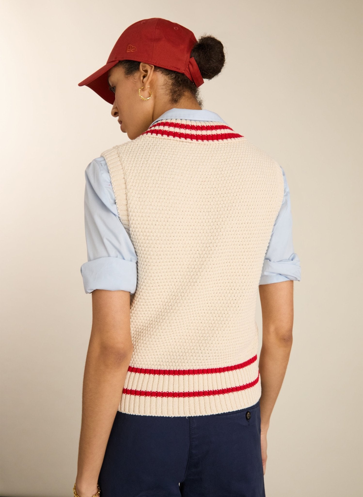Agnes Ecotec Knitted Vest - Cream & Crimson Baukjen