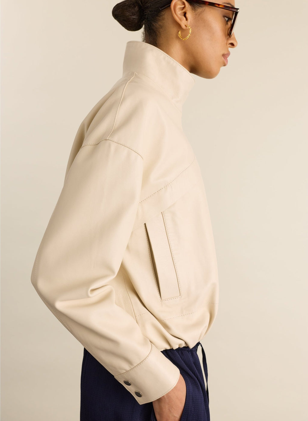 Alara Soft Leather Bomber Jacket - Chalk White Baukjen