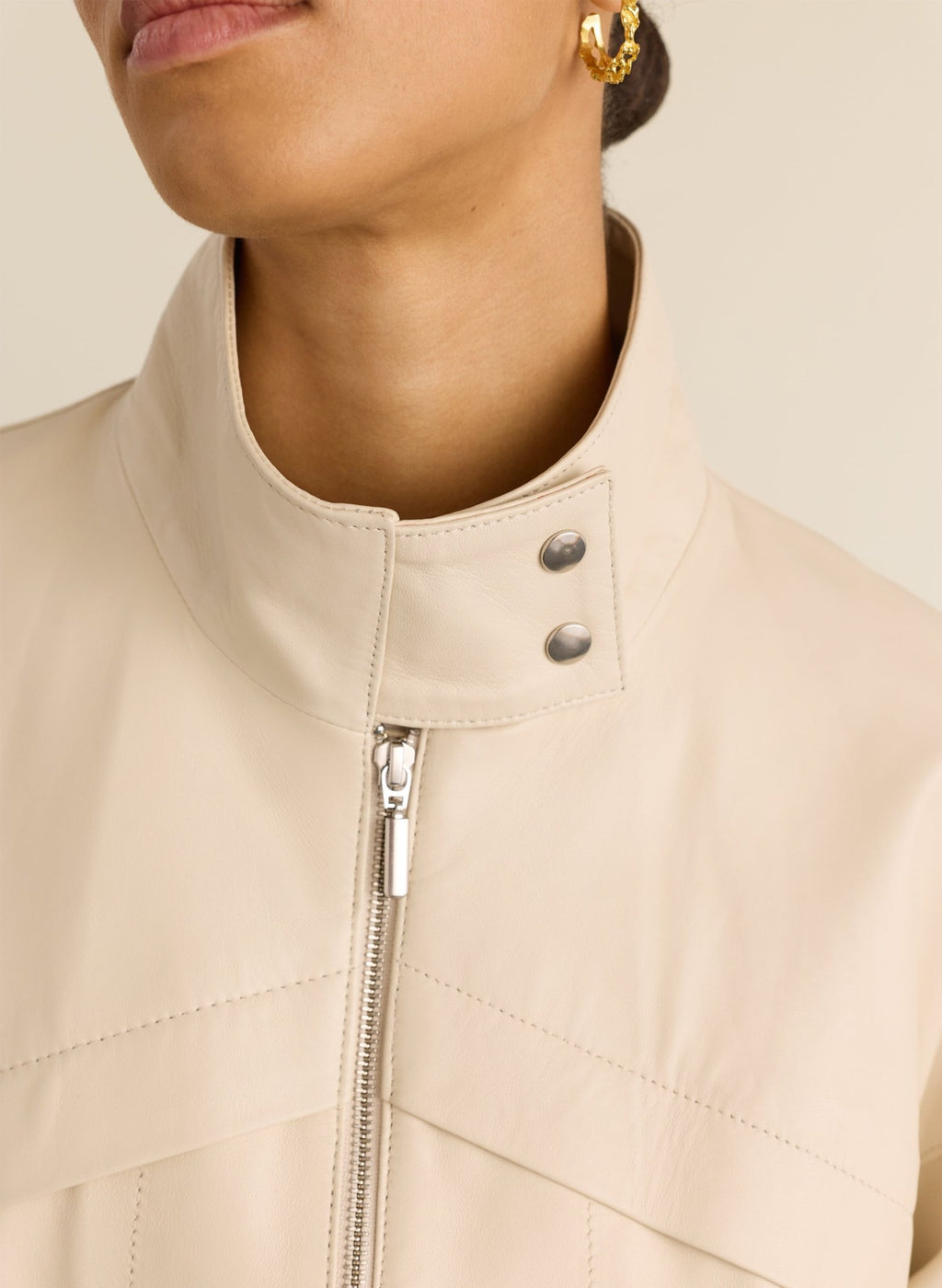 Alara Soft Leather Bomber Jacket - Chalk White Baukjen