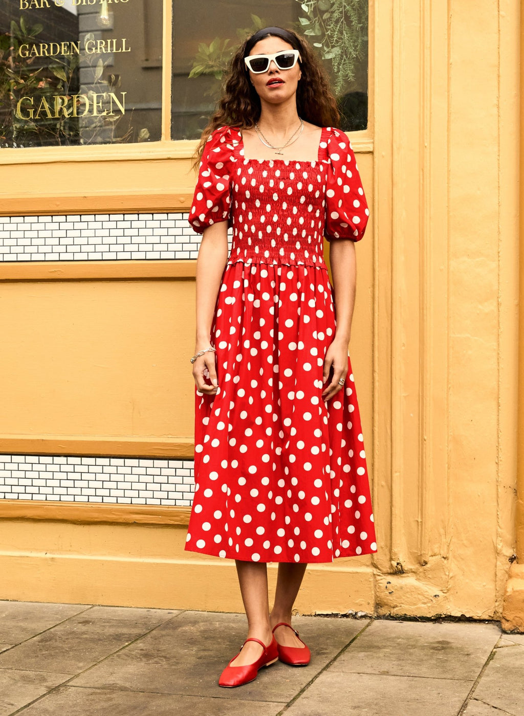 Alicia Organic Cotton Smock Midi Dress - Crimson Polka Baukjen