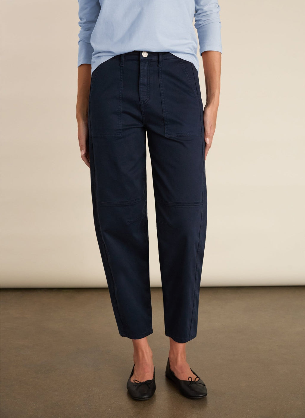 Amelia Organic Cotton Barrel Leg Cargo Trousers - French Navy Baukjen