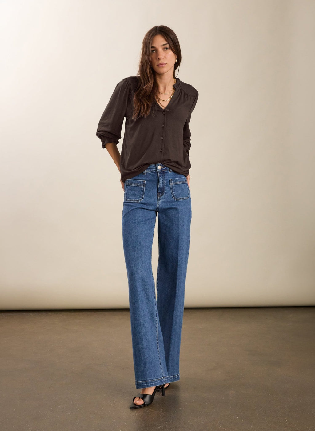 Annie Ruffle Collar Blouse - Dark Chocolate Baukjen