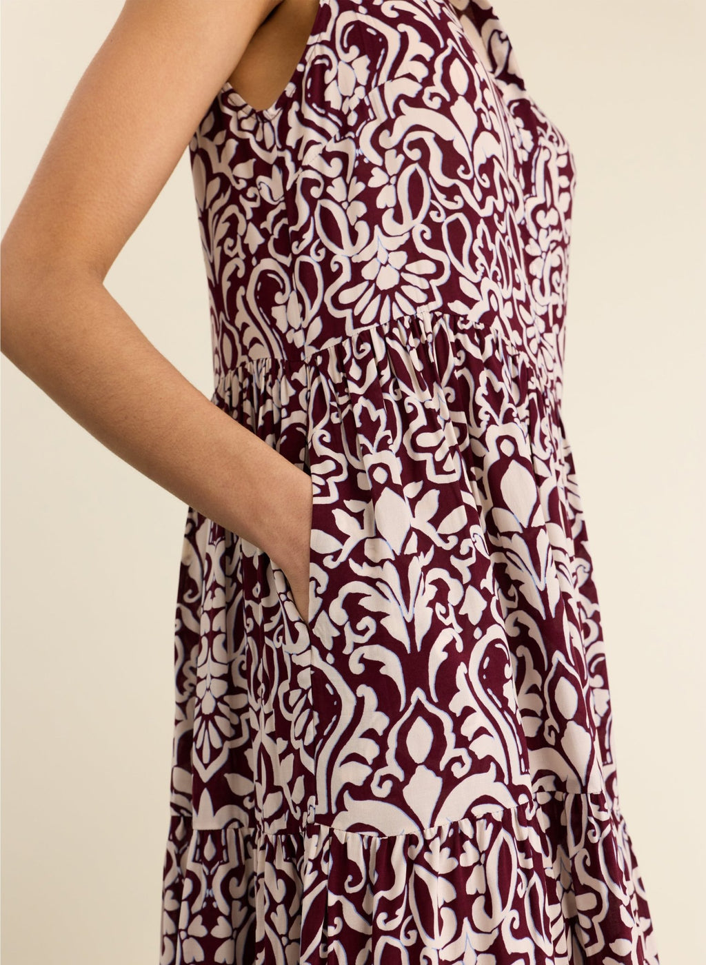 Annmarie Sleeveless Printed Dress - Burgundy Damask Baukjen