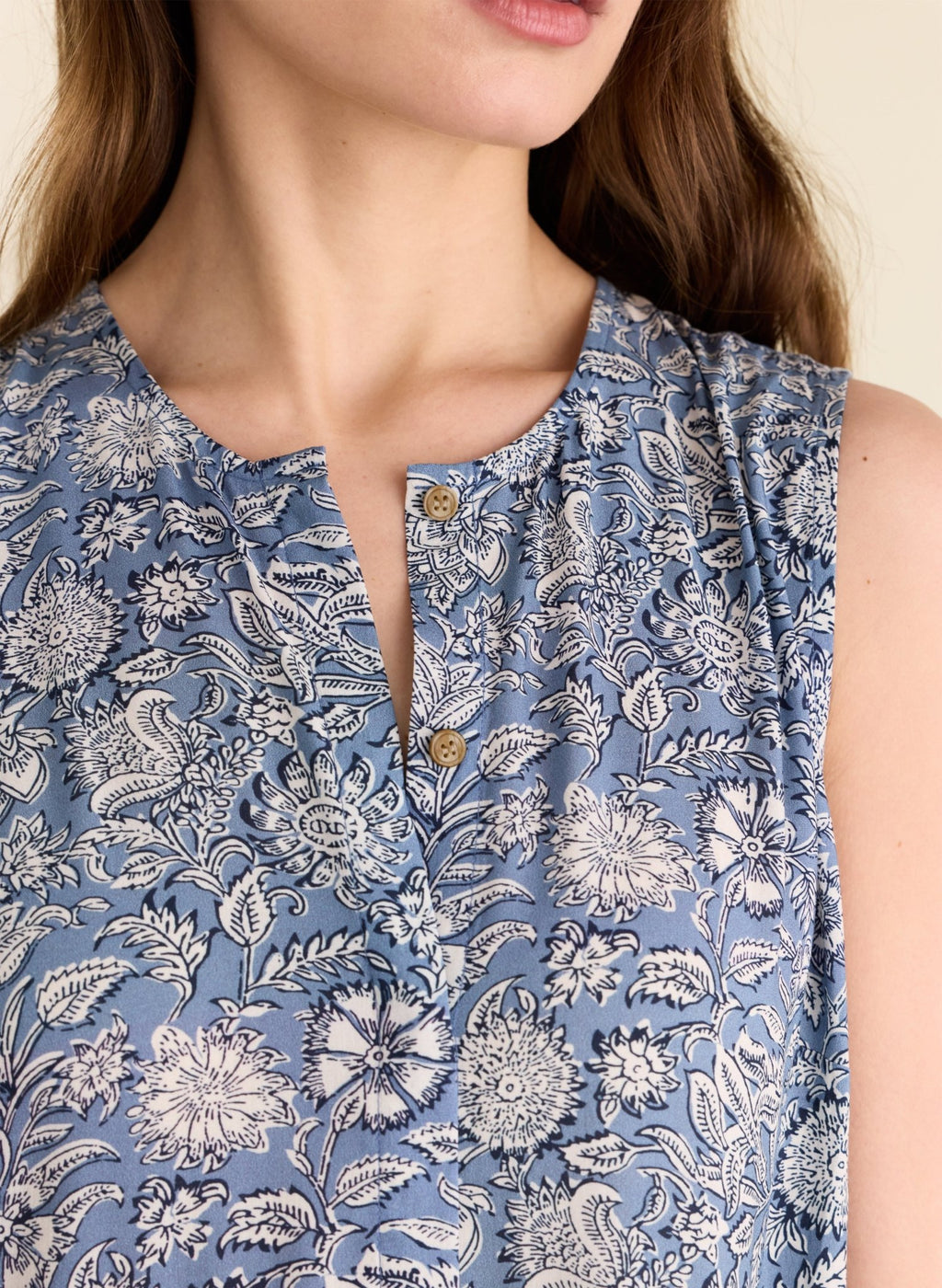 baukjen denim dress Annmarie Sleeveless Printed Dress - Denim Woodblock Print