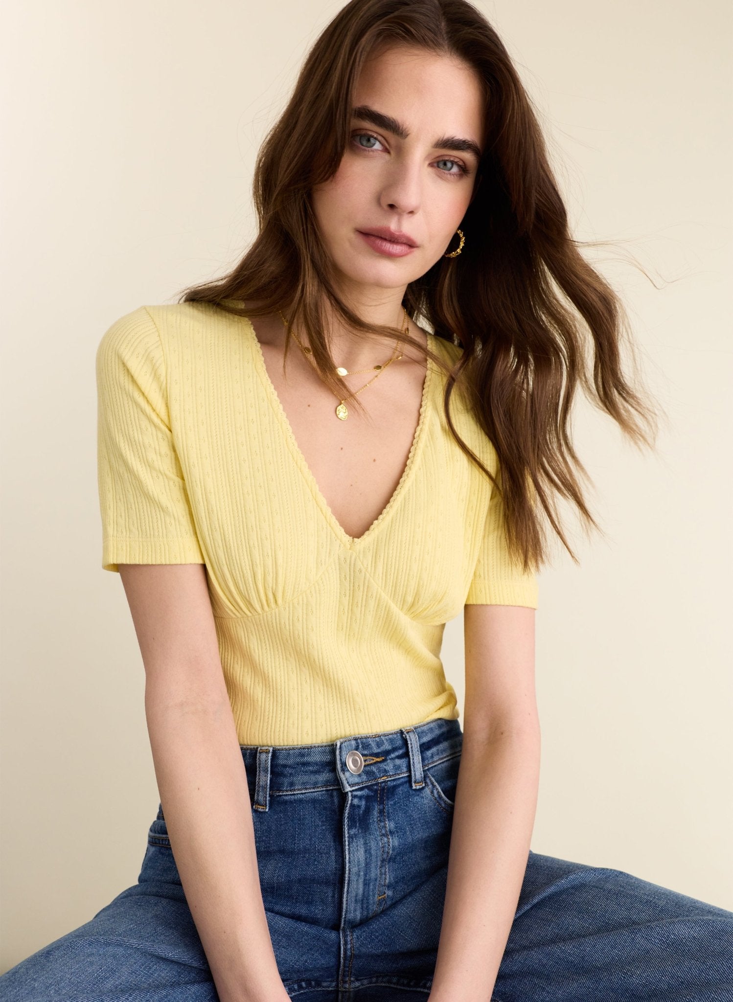 Antoinette Organic Pretty Rib V - Neck Top - Butter Yellow Baukjen