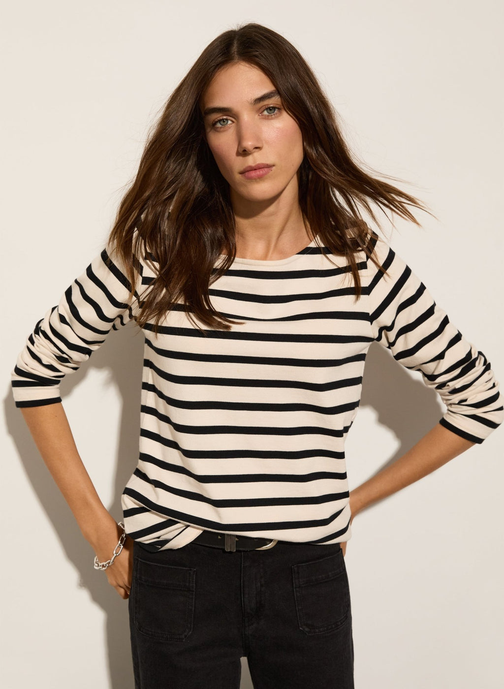Ashley Organic Cotton Top - Antique White & Caviar Black Baukjen