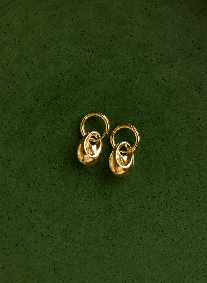 Ava Pendant Huggie Earrings - One Size Baukjen
