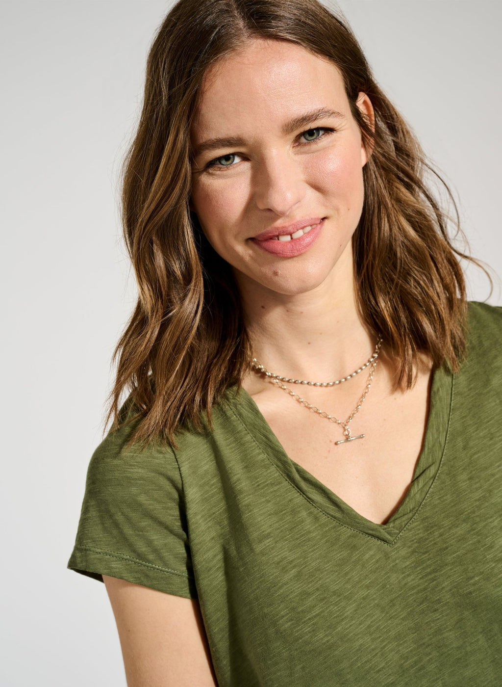 Baukjen Essentials Organic Cotton V - Neck Tee - Light Khaki Baukjen