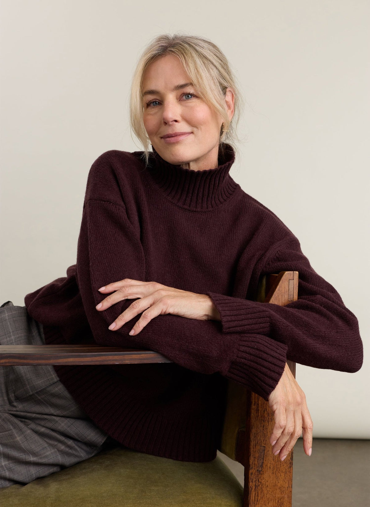 Bella Cashmere Turtleneck Jumper - Plum Baukjen