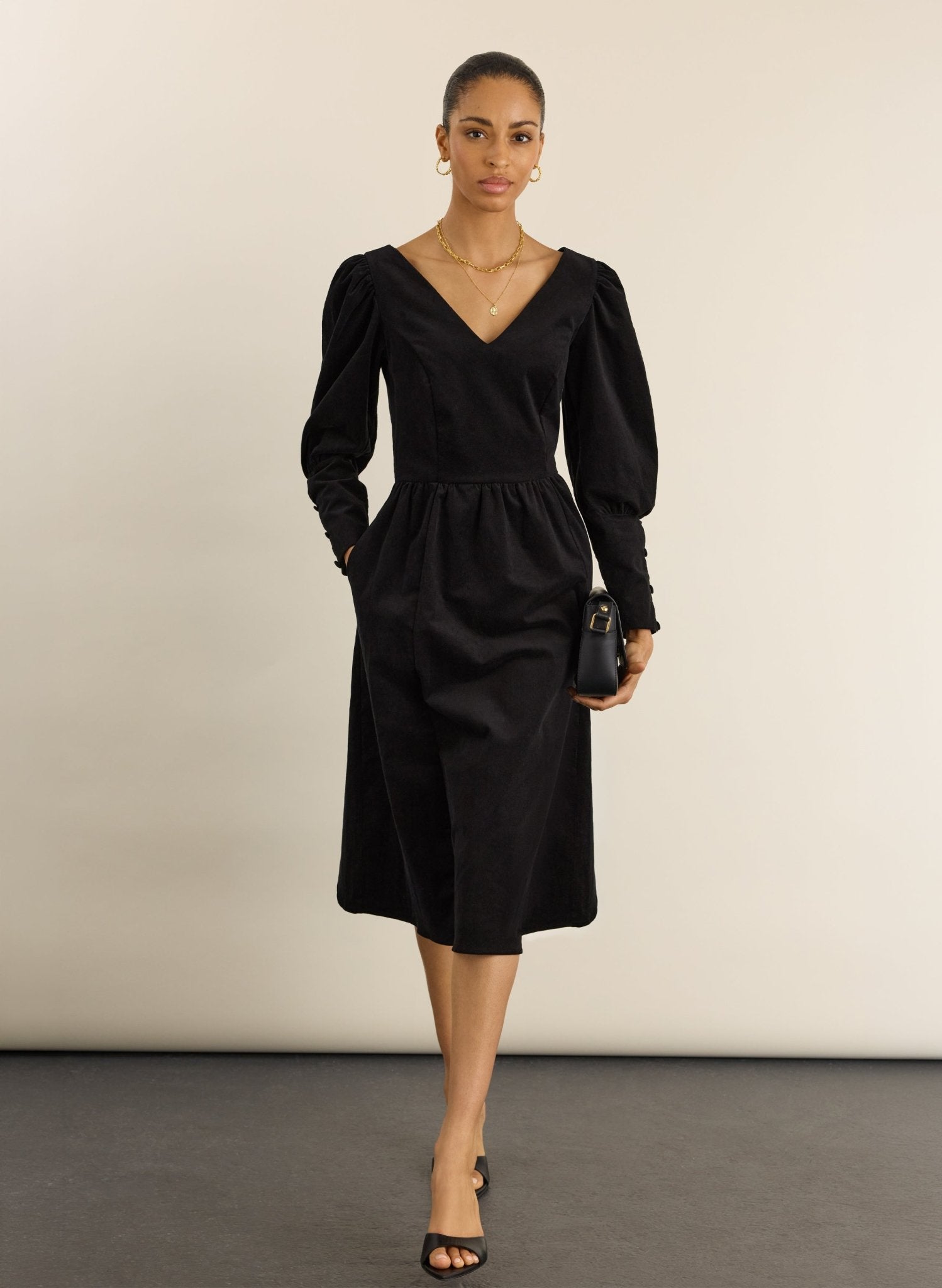 Benedita Midi Dress - Caviar Black Baukjen