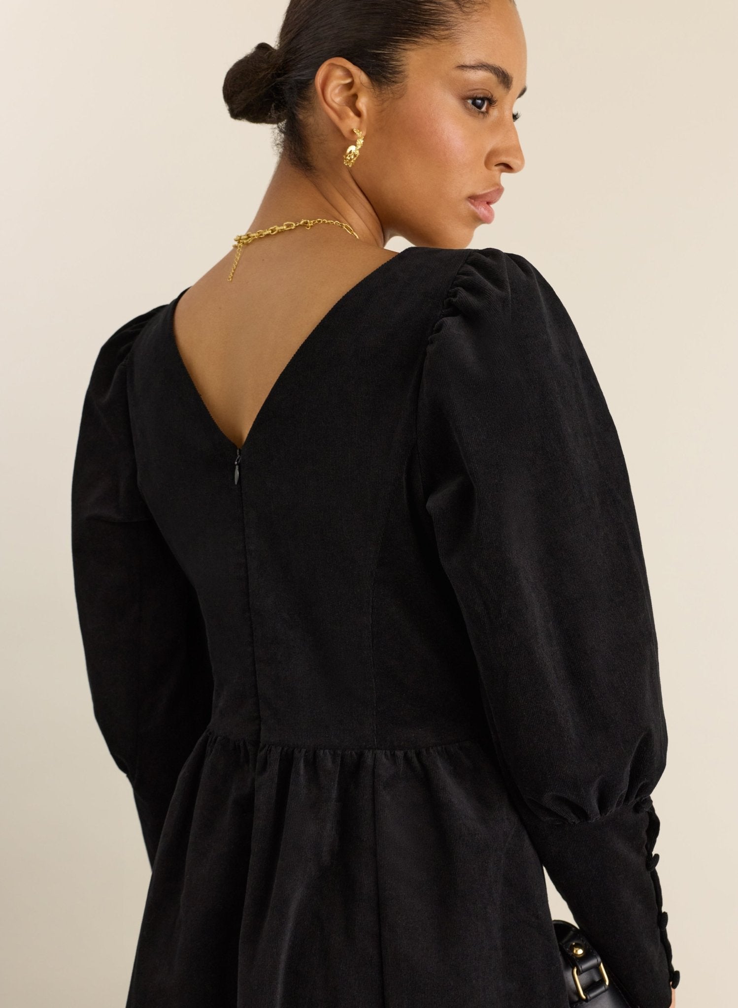 Benedita Midi Dress - Caviar Black Baukjen