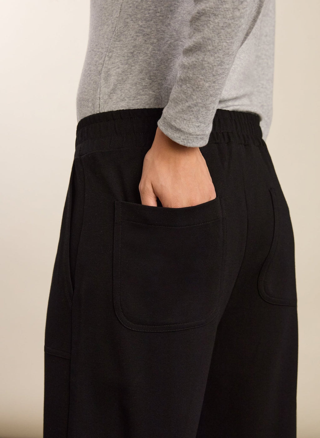 Billie Ponte Carrot Leg Trousers - Caviar Black Baukjen