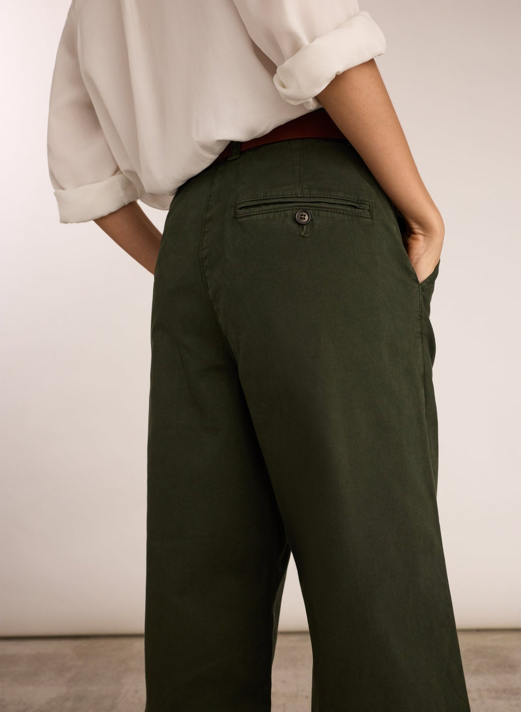 Brielle Organic Cotton Wide Leg Trousers - Deep Khaki Baukjen