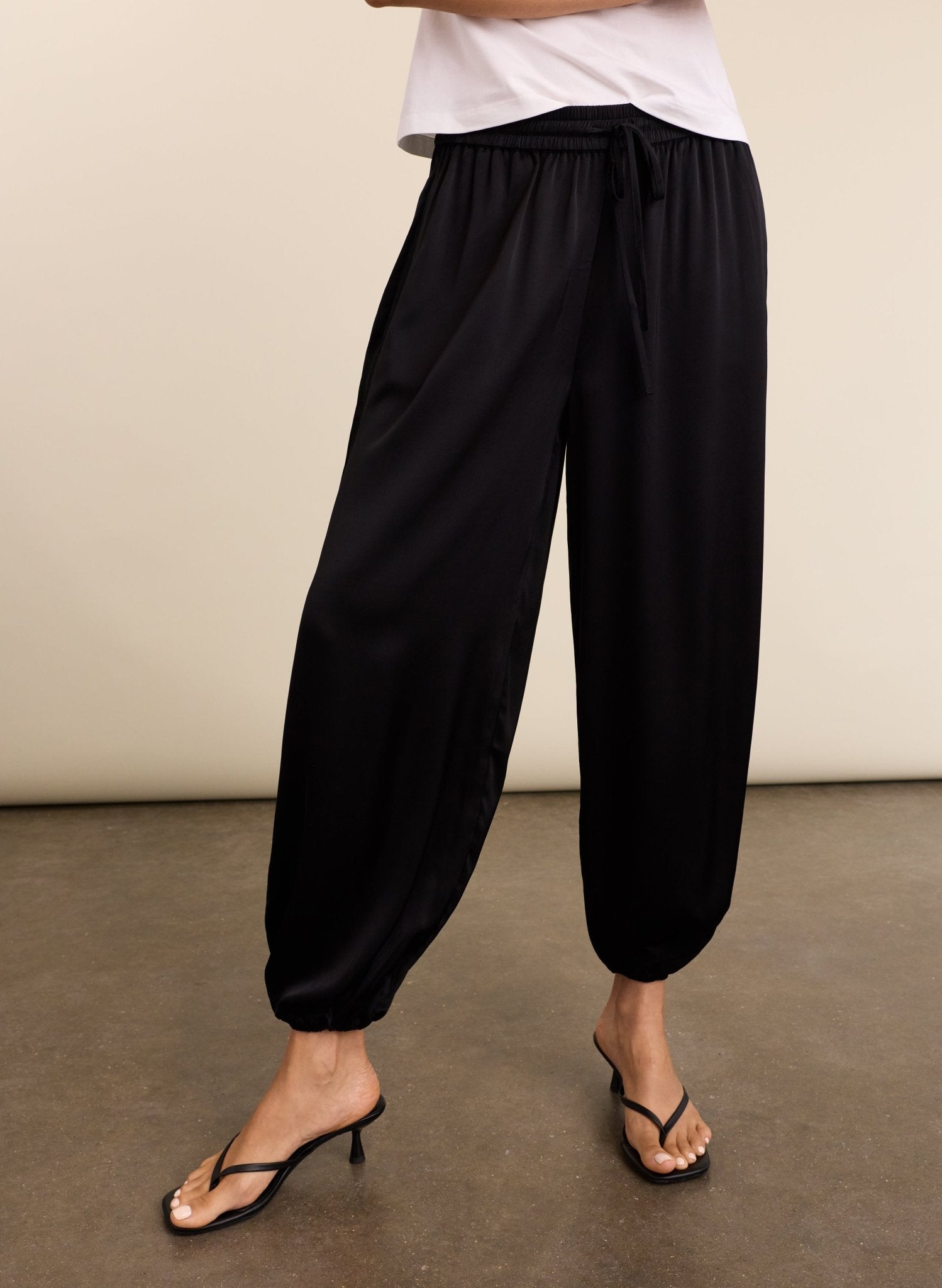 Brook Satin Balloon Trousers - Caviar Black Baukjen