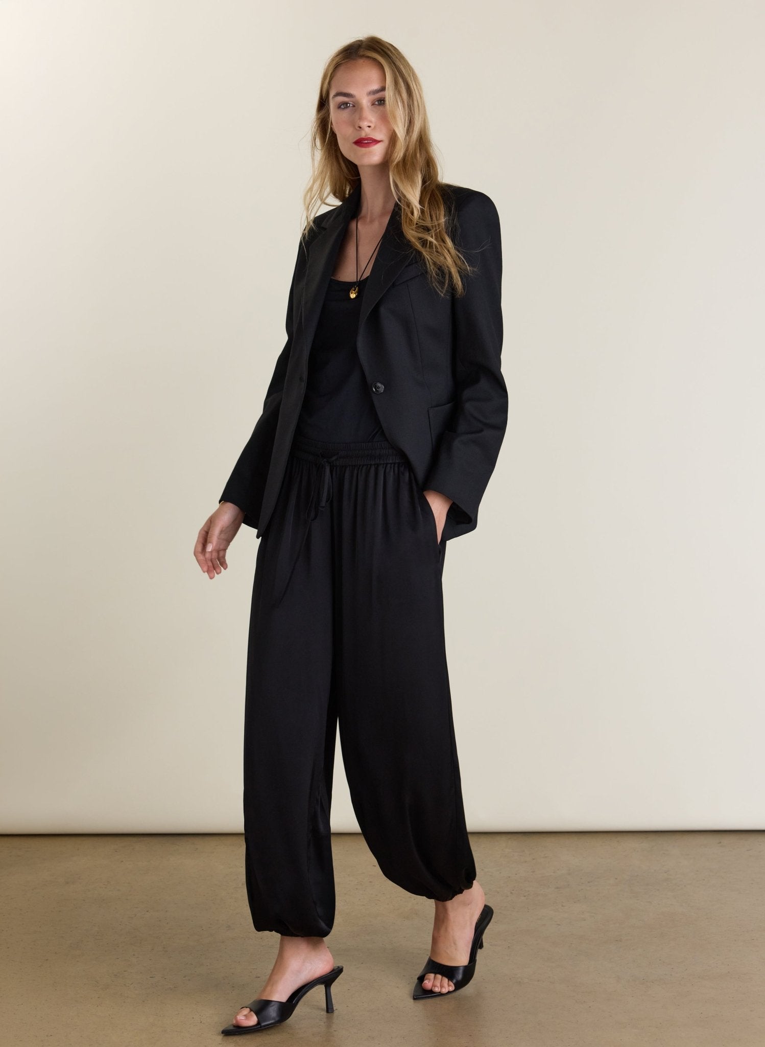 Brook Satin Balloon Trousers - Caviar Black Baukjen