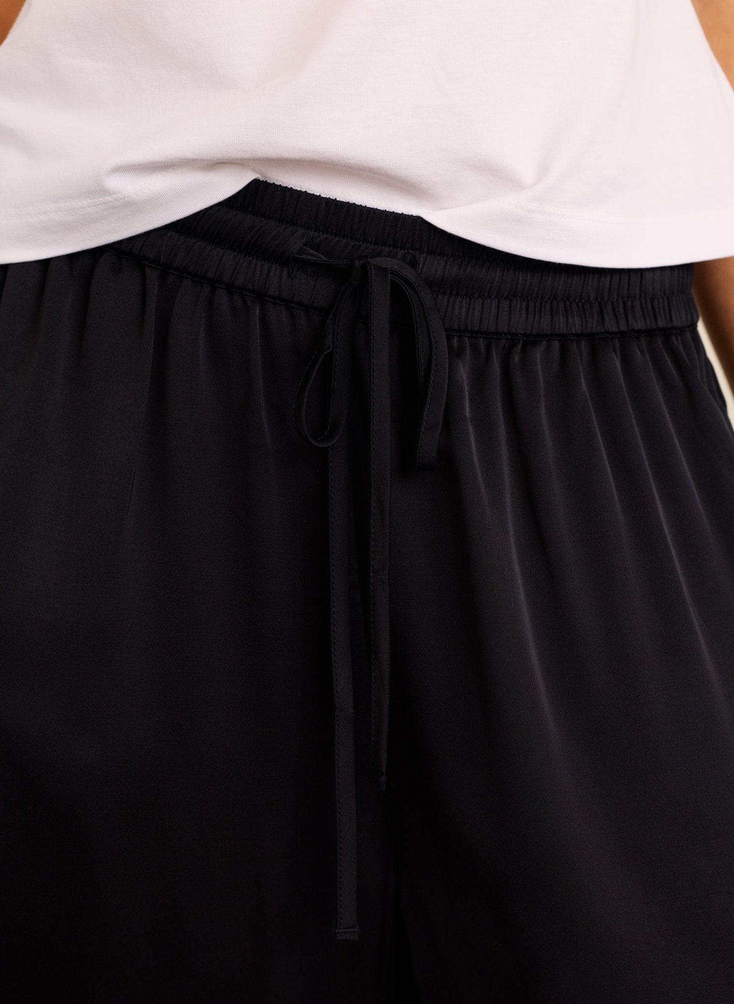 Brook Satin Balloon Trousers - Caviar Black Baukjen
