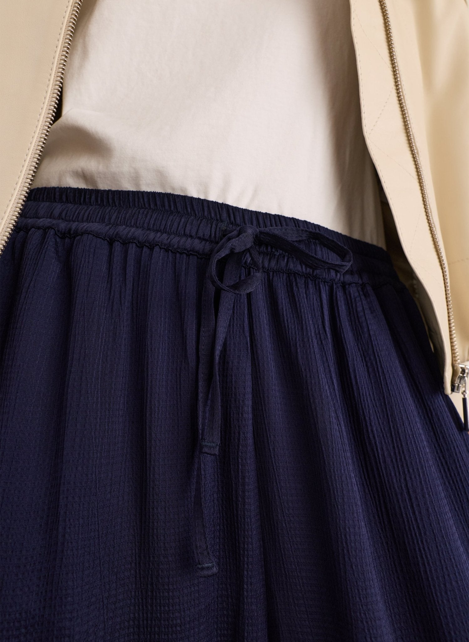 Brook Satin Balloon Trousers - Navy Baukjen