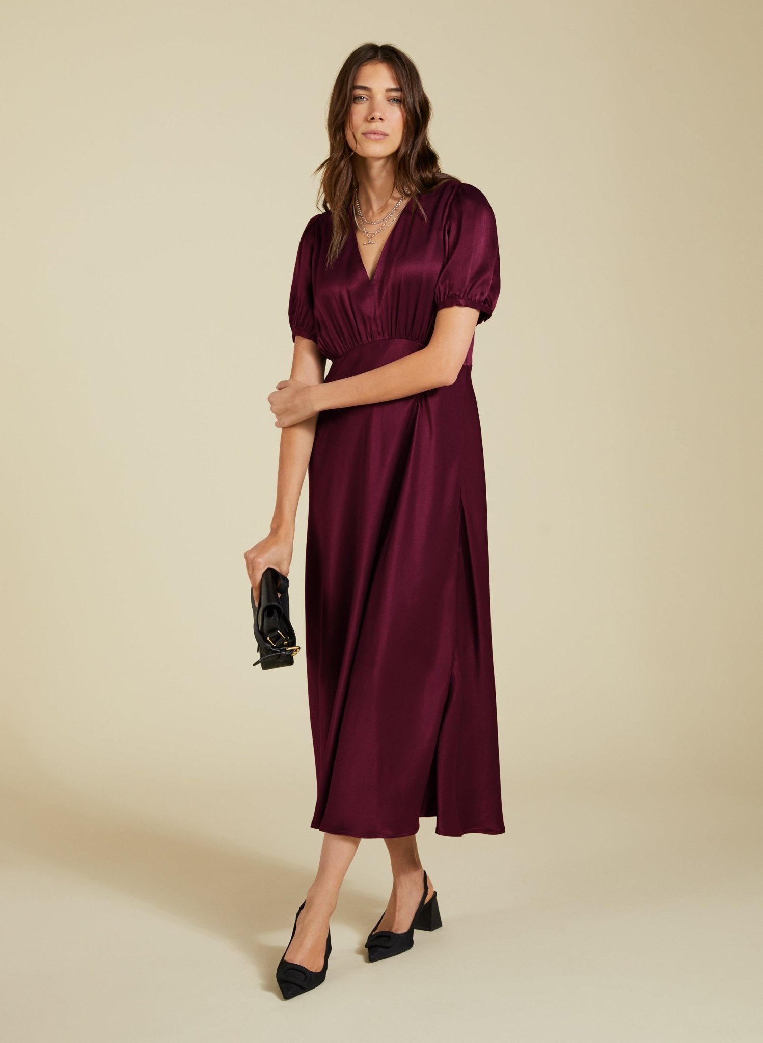 Cathy Satin V - Neck Midi Dress - Burgundy Baukjen