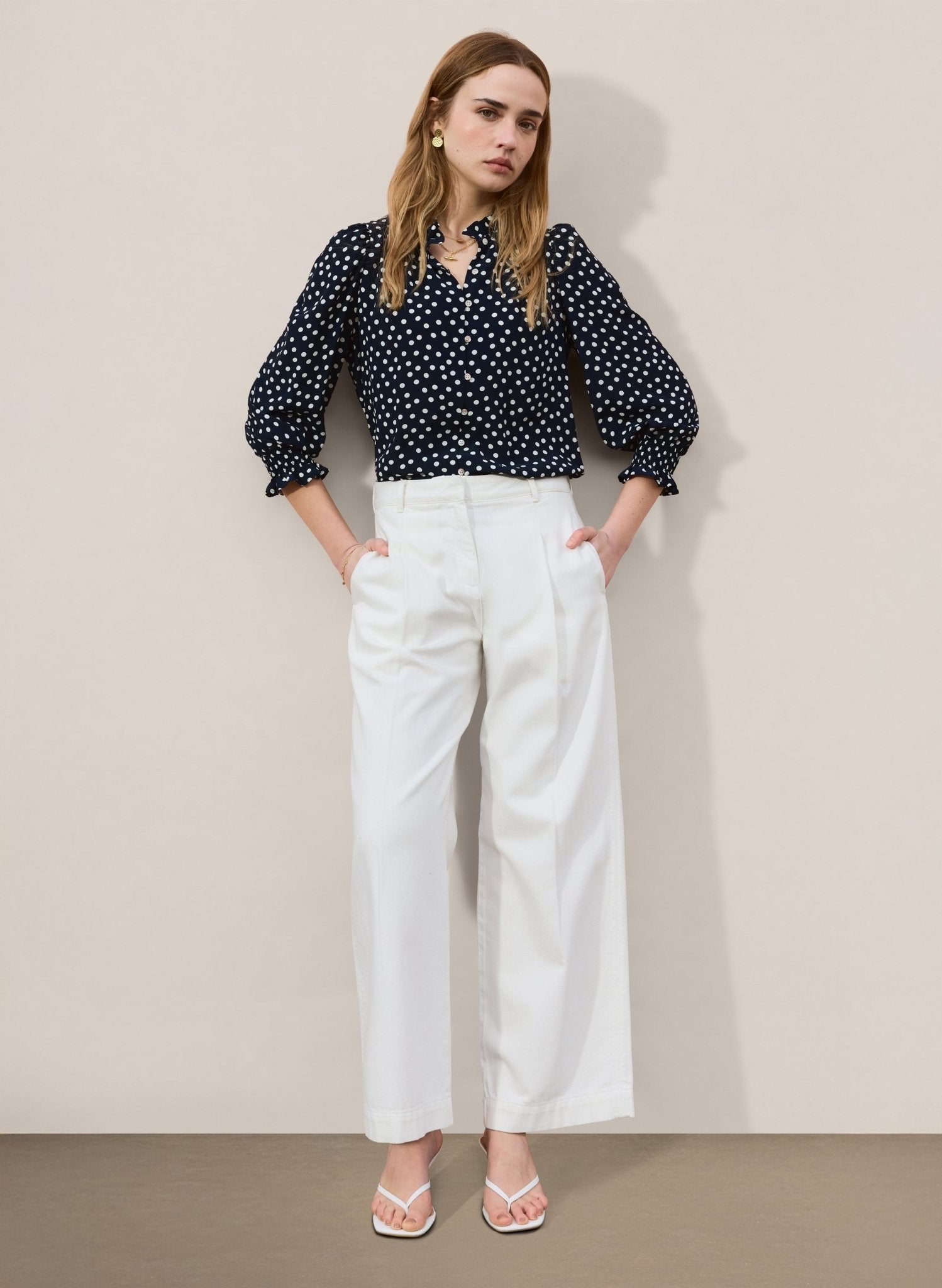 Cela Puff Sleeve Blouse - Classic Navy Polka Baukjen