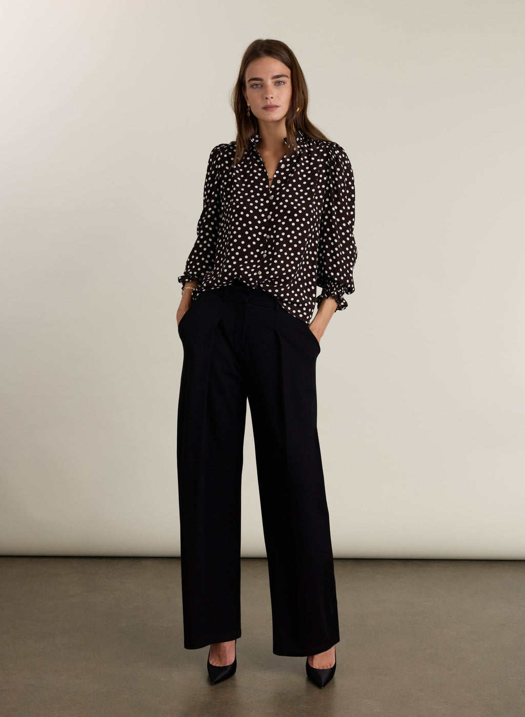 Cela Puff Sleeve Blouse - Dark Chocolate Polka Baukjen