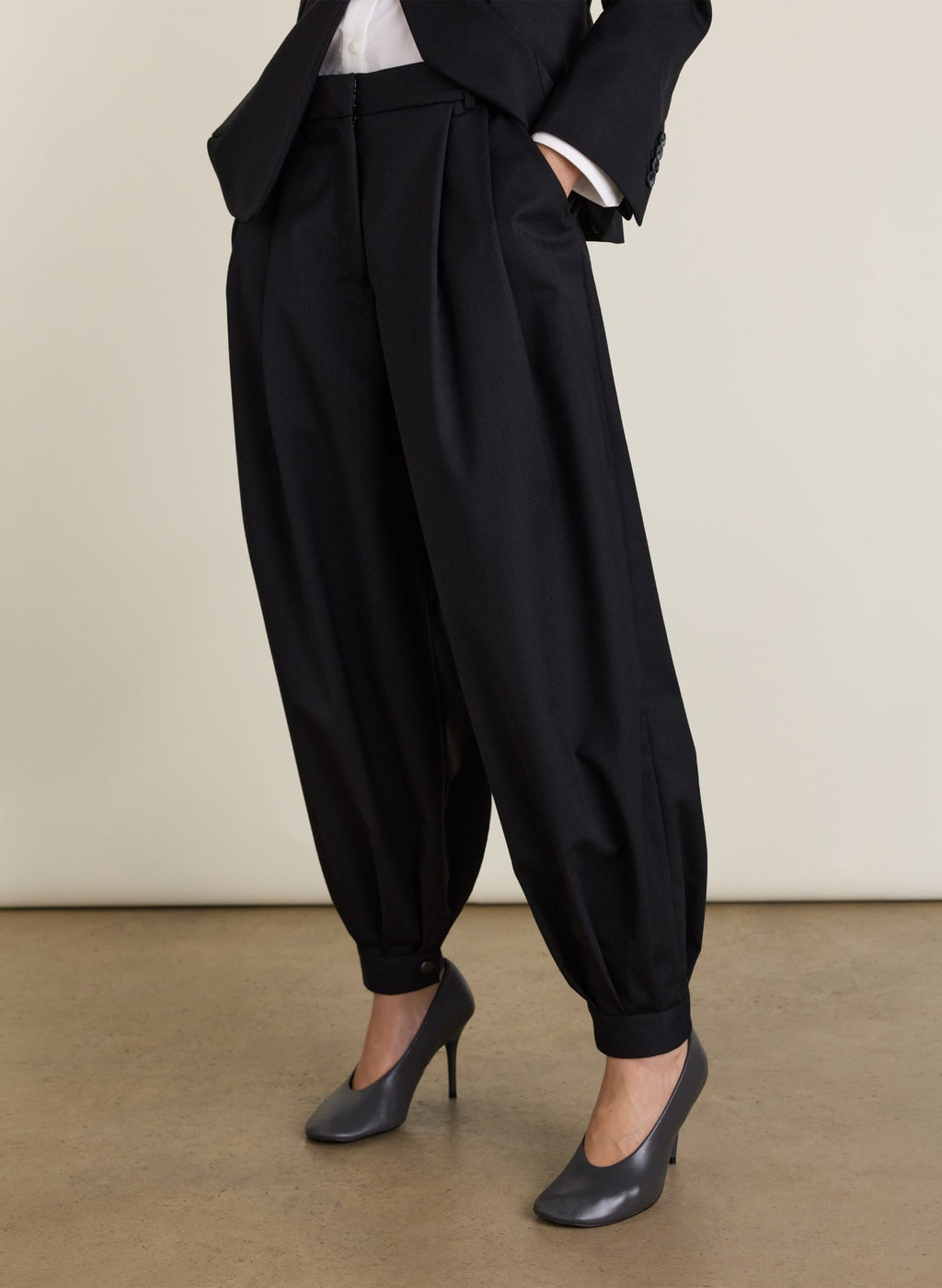 Ceren Tailored Balloon Trousers - Black Baukjen
