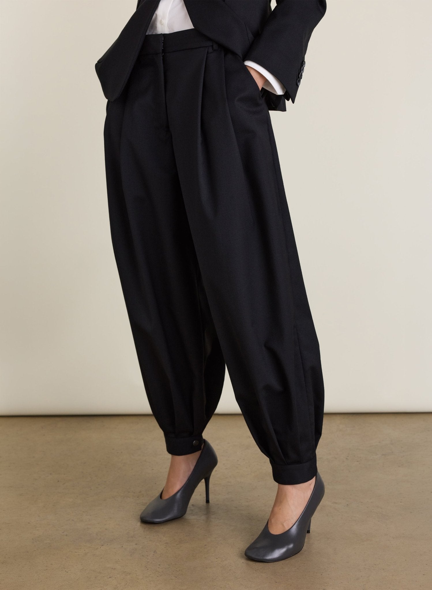 Ceren Tailored Balloon Trousers - Black Baukjen