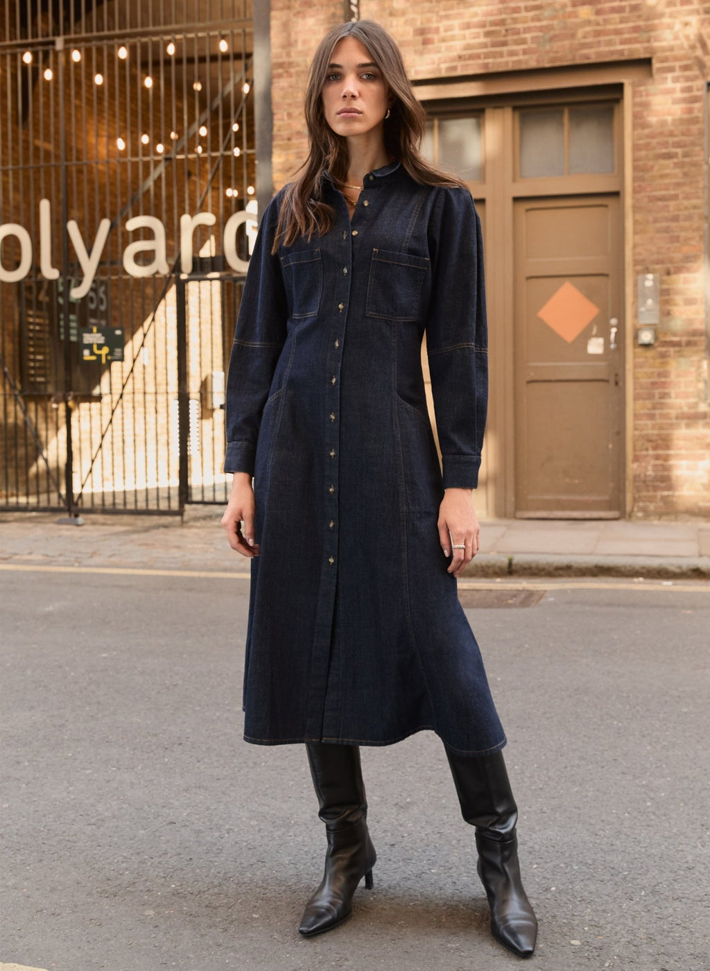 Channing Organic Denim Midi Dress - Dark Denim Baukjen