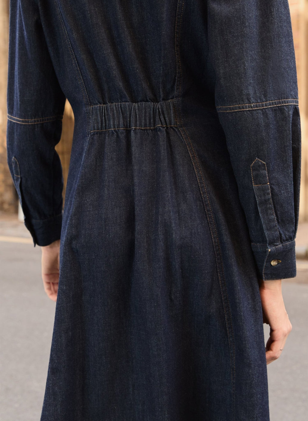 Channing Organic Denim Midi Dress - Dark Denim Baukjen