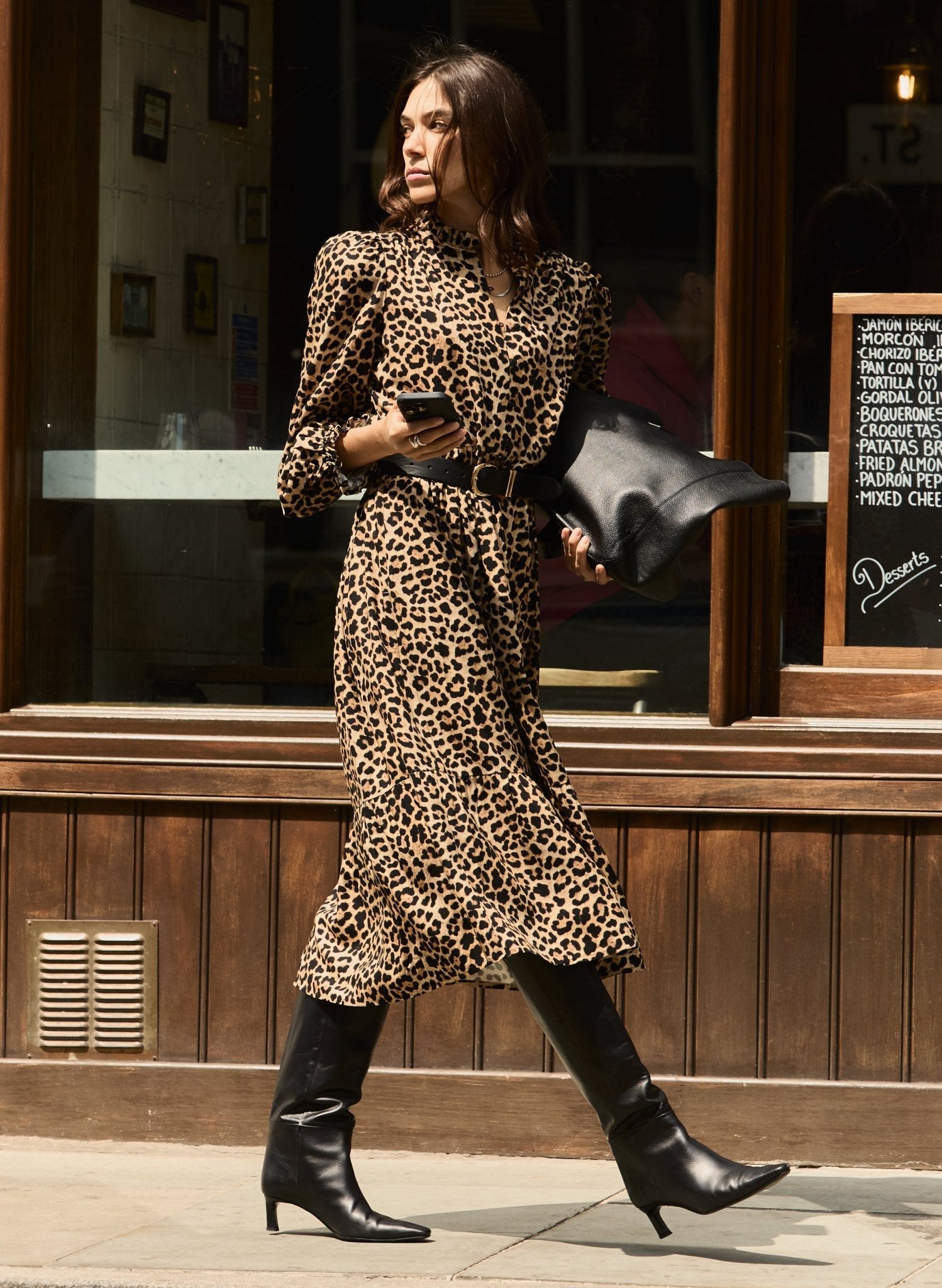 Daryn Printed Midi Dress - Cognac Leopard Baukjen