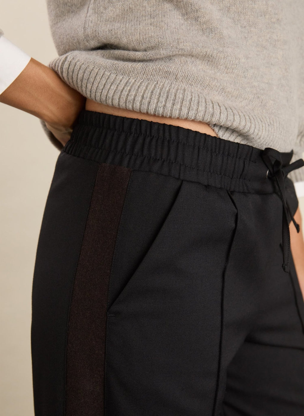 Donna Wool Blend Side Stripe Wide Leg Trousers - Caviar Black & Chocolate Baukjen