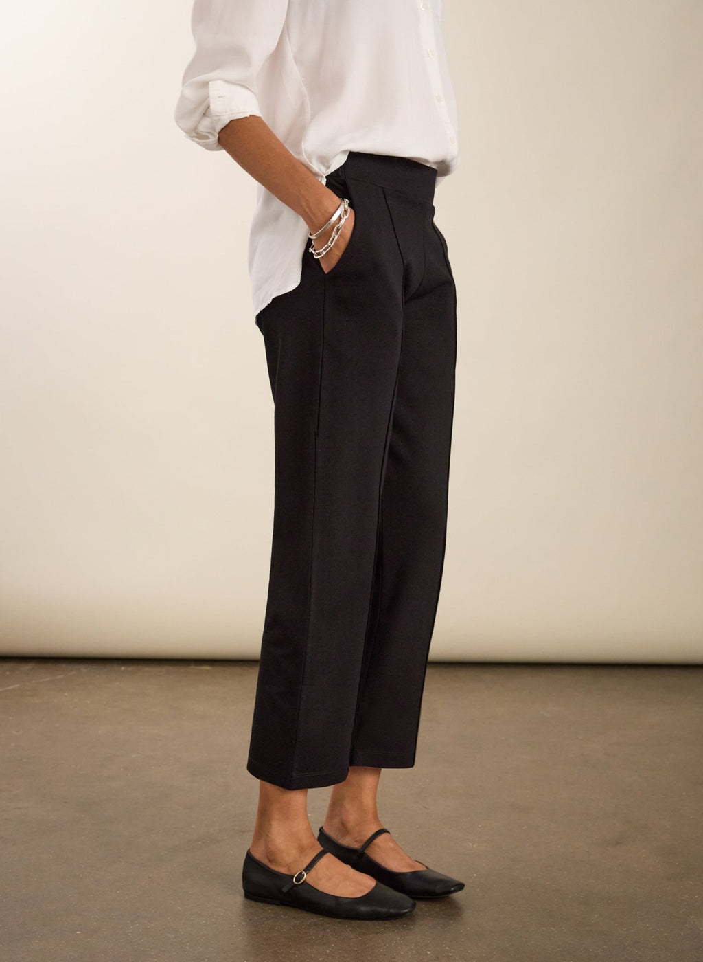 Ebru Ponte Straight Leg Crop Trousers - Caviar Black Baukjen