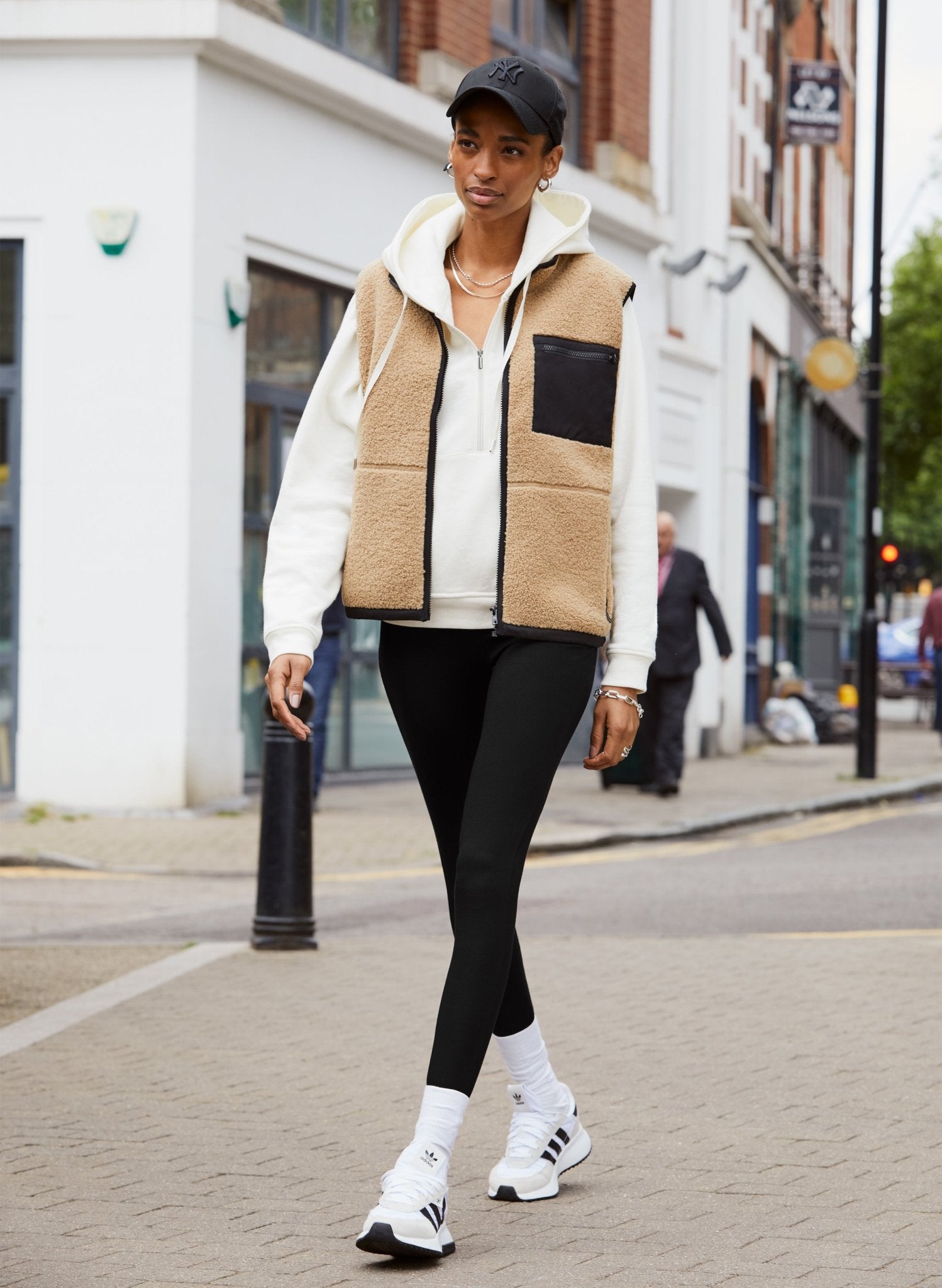 Elif Recycled Fleece Gilet - Tan Baukjen