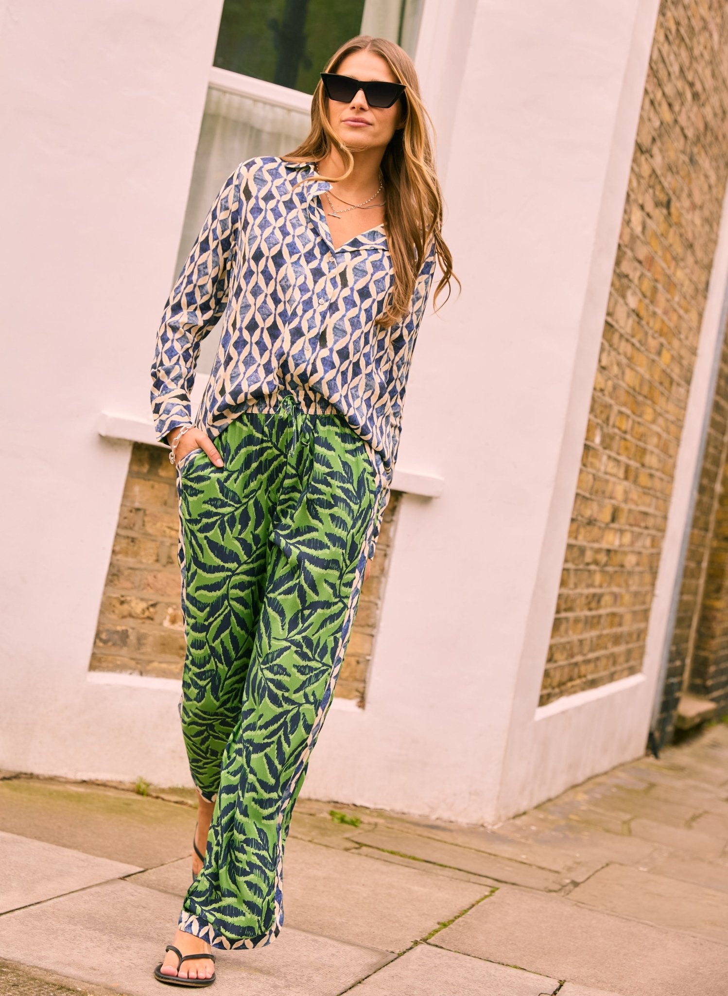 Elin Trousers - Green Foliage Baukjen