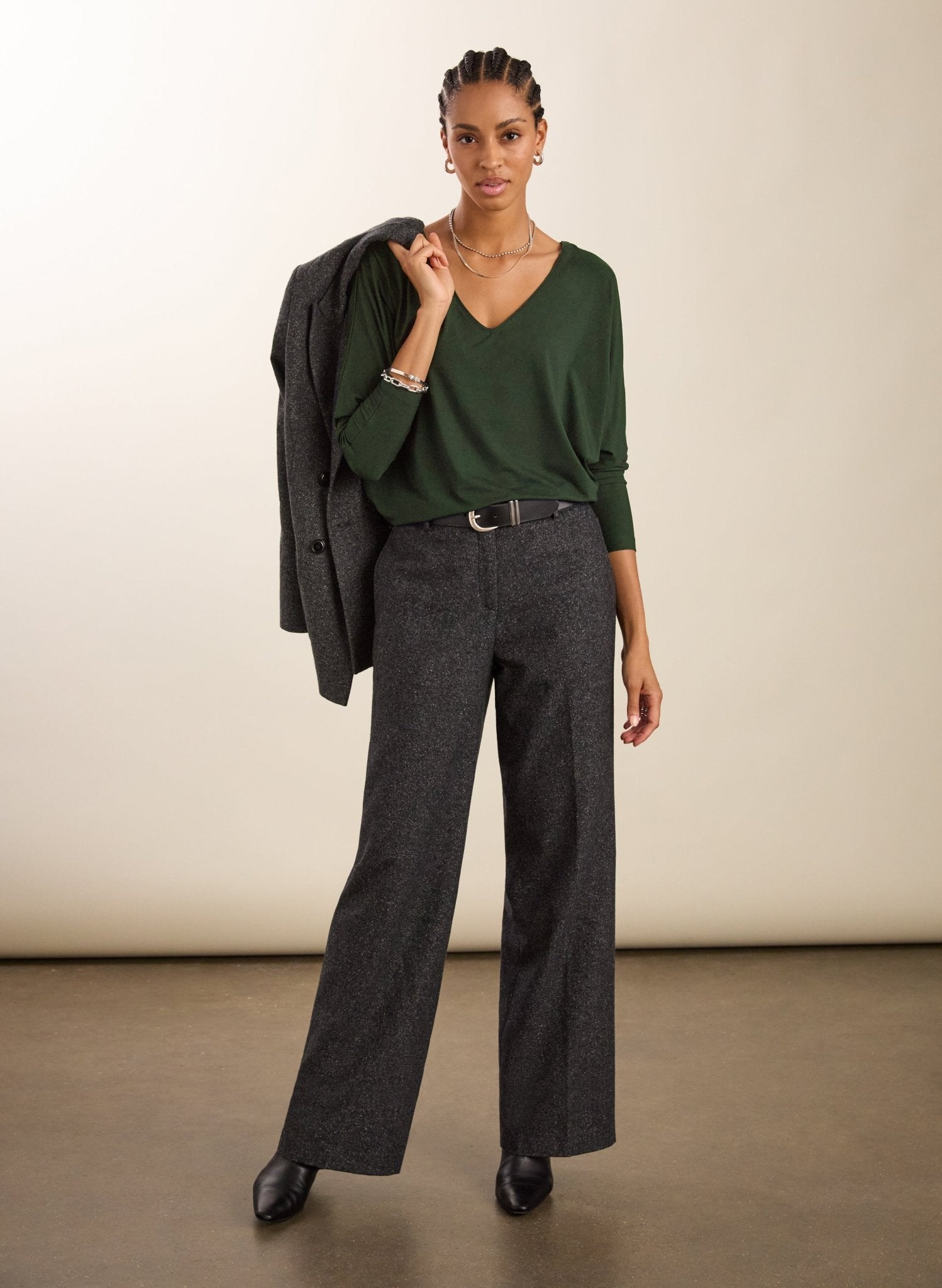 Ella Relaxed V-Neck Top - Khaki | Baukjen