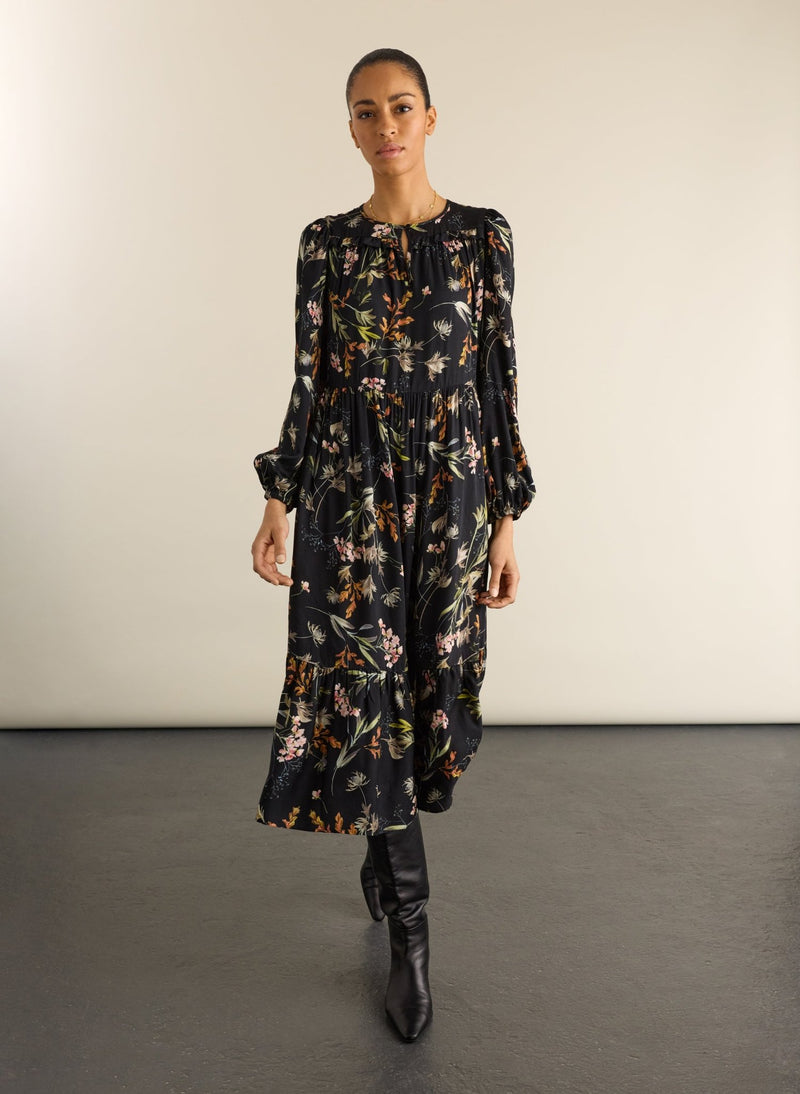 Emily Satin Midi Dress - Black Floral Baukjen