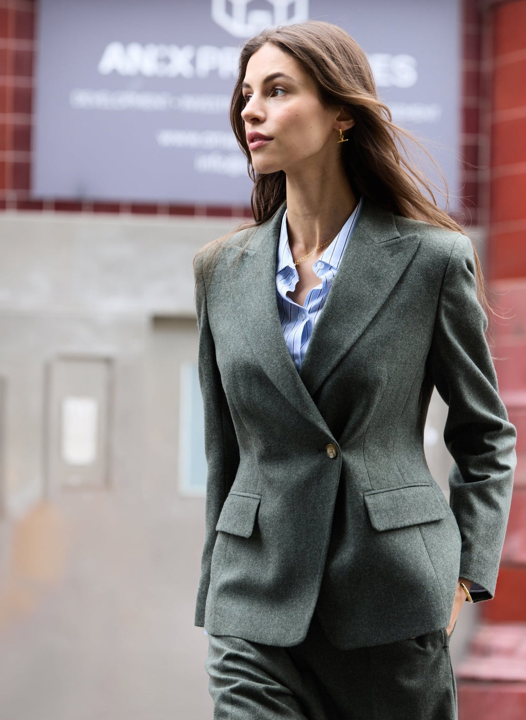 Eva Cinched Waist Wool Blazer - Pale Khaki Baukjen