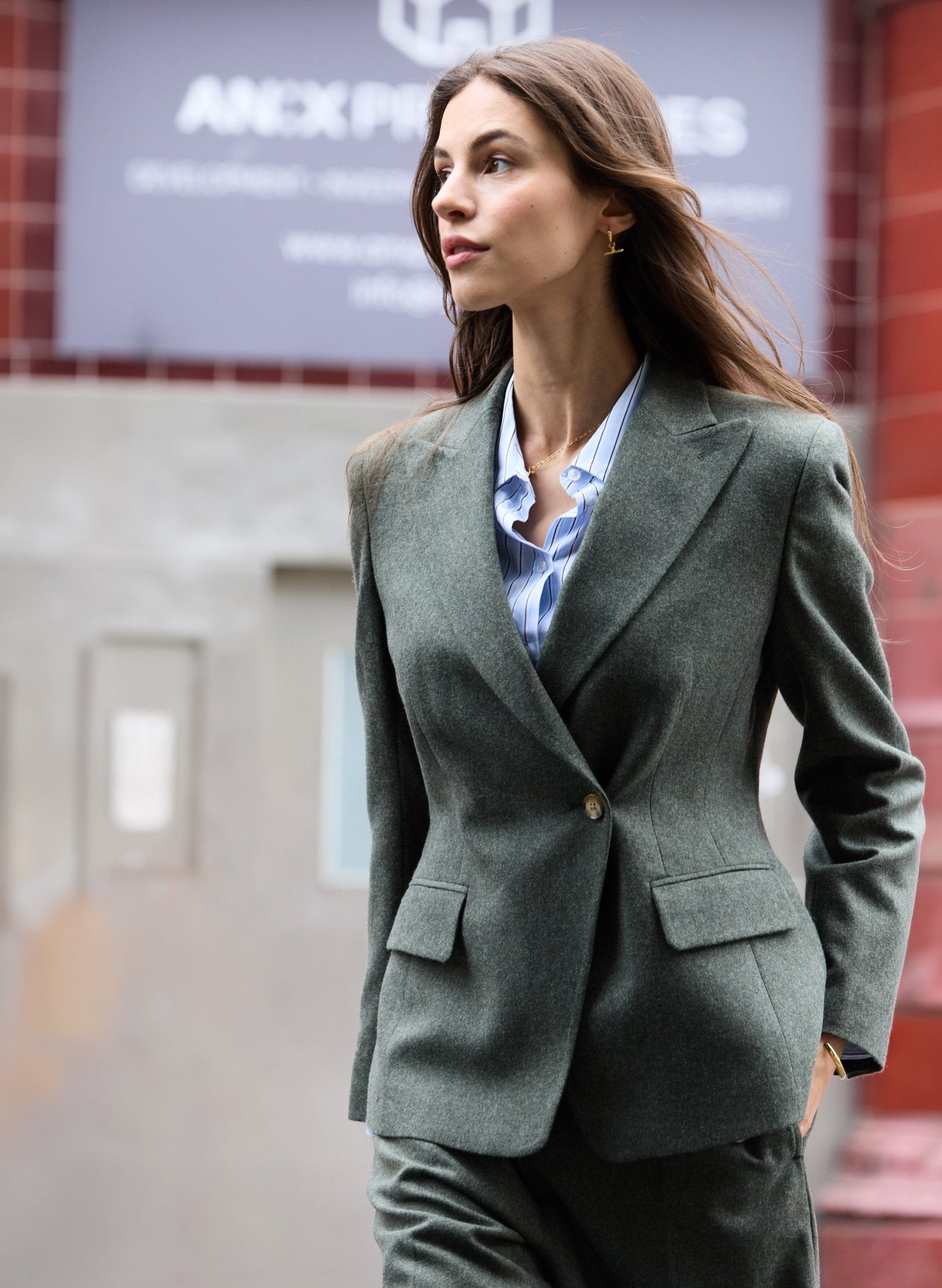 Eva Cinched Waist Wool Blazer - Pale Khaki Baukjen