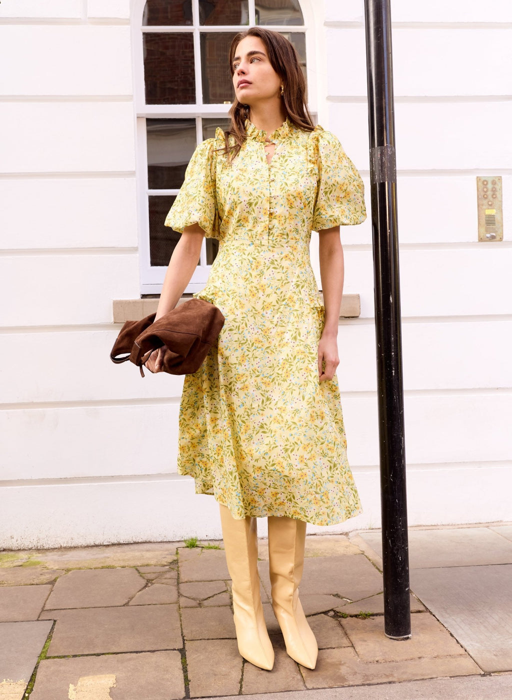 Eva Printed Midi Dress - Yellow Trailing Floral Baukjen