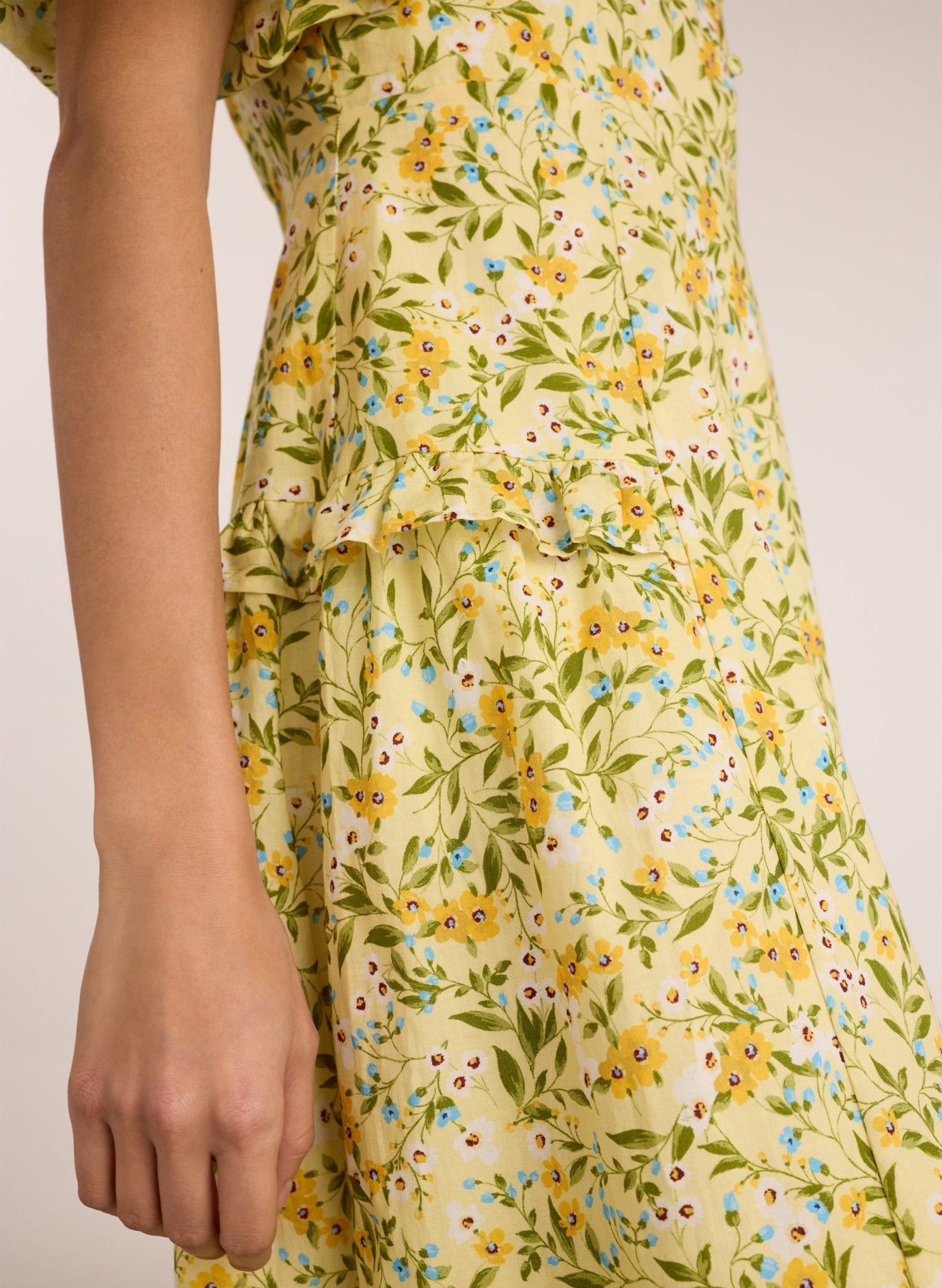 Eva Printed Midi Dress - Yellow Trailing Floral Baukjen