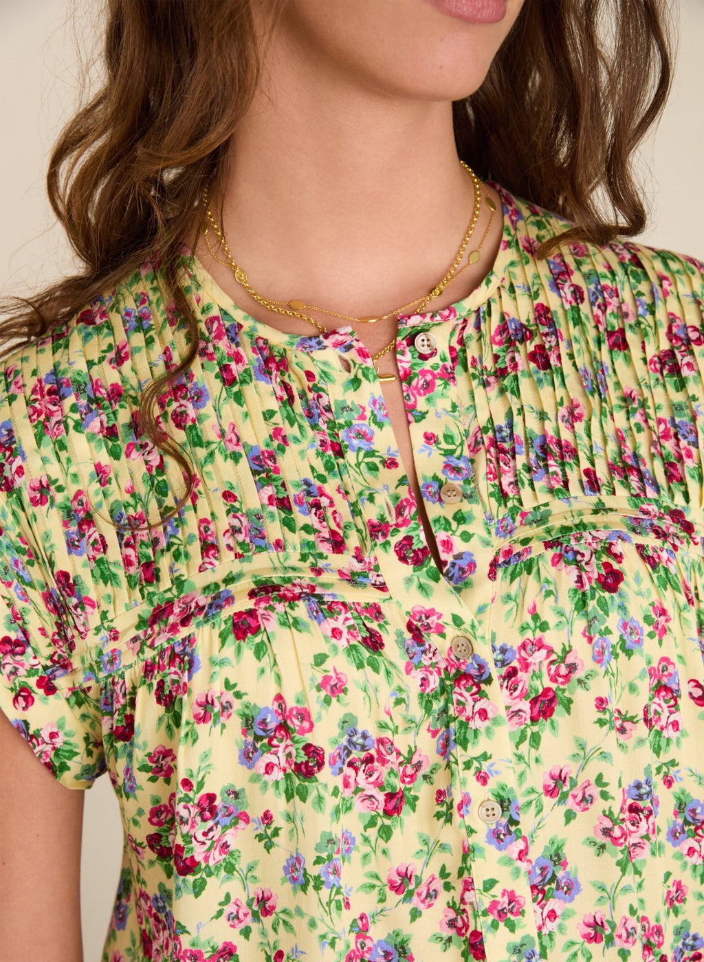 Gia Satin Cap Sleeve Blouse - Butter Floral Baukjen