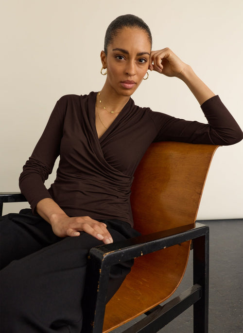 Gylda Fixed Wrap Top - Dark Chocolate Baukjen