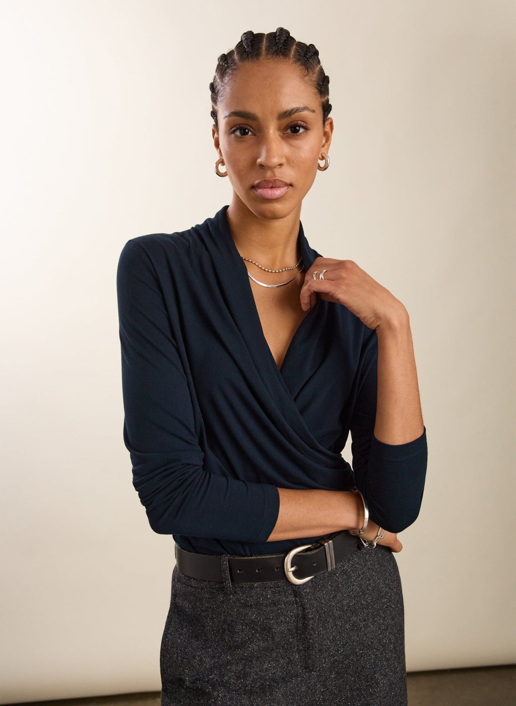 Gylda Wrap Top - Classic Navy Baukjen