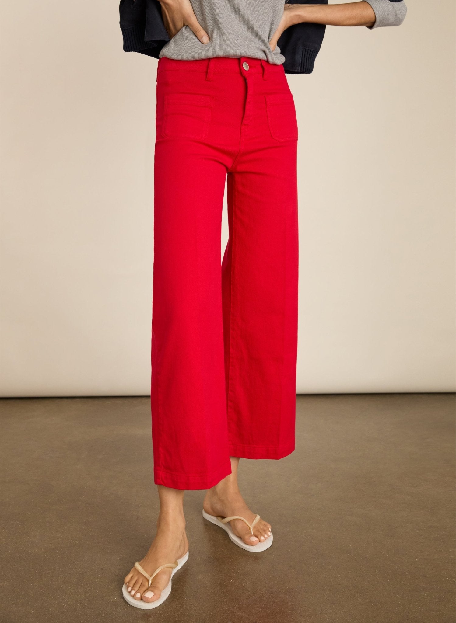 Jena Organic Cotton Stretch Wide Crop Jeans - Crimson Red Baukjen