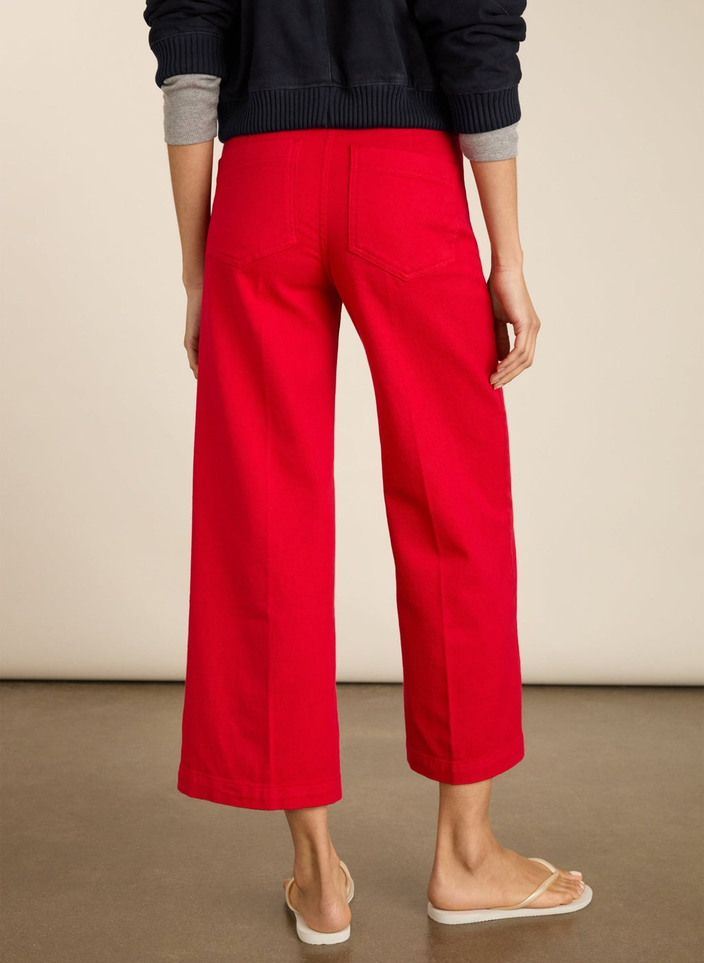 Jena Organic Cotton Stretch Wide Crop Jeans - Crimson Red Baukjen