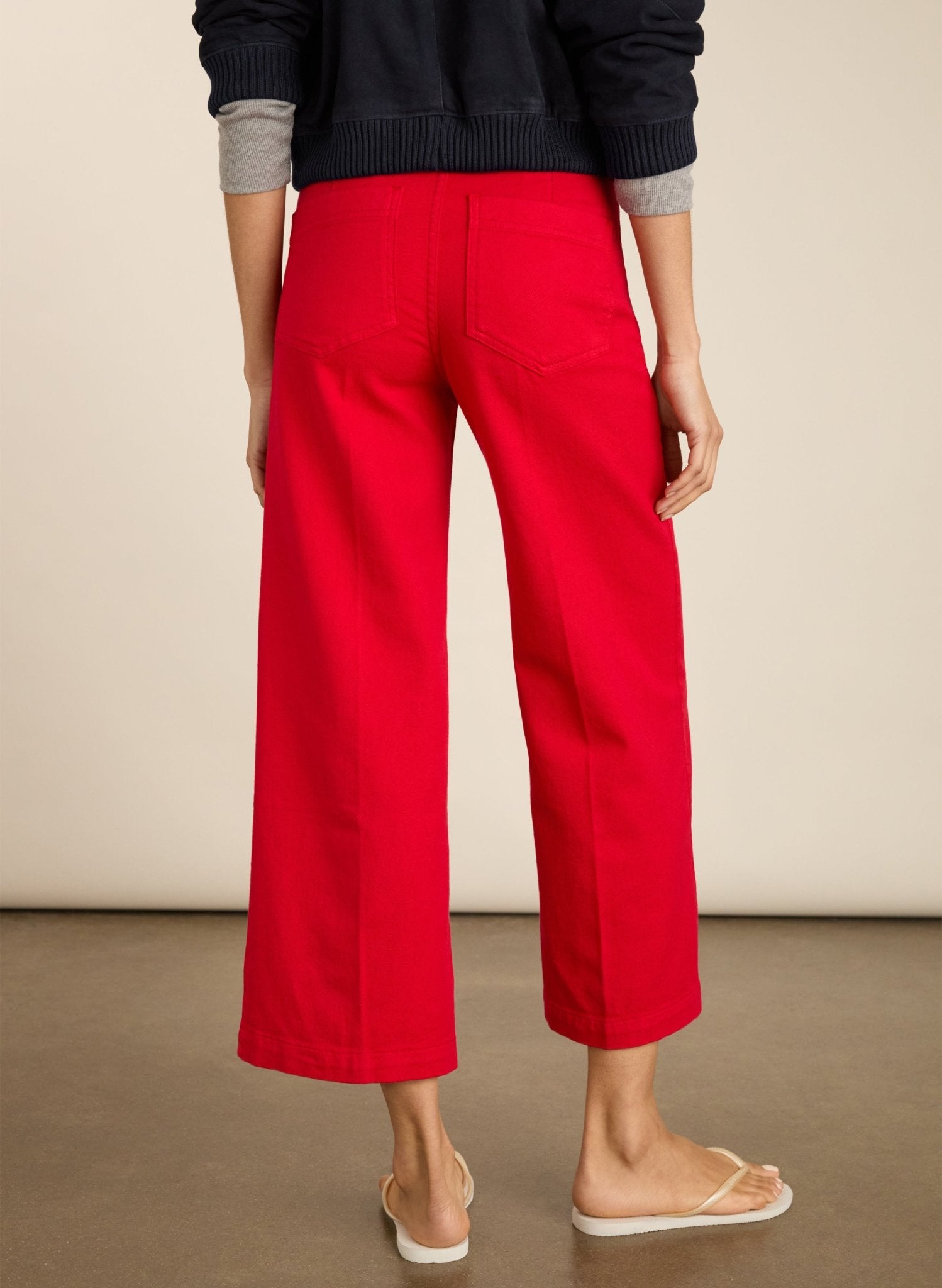 Jena Organic Cotton Stretch Wide Crop Jeans - Crimson Red Baukjen