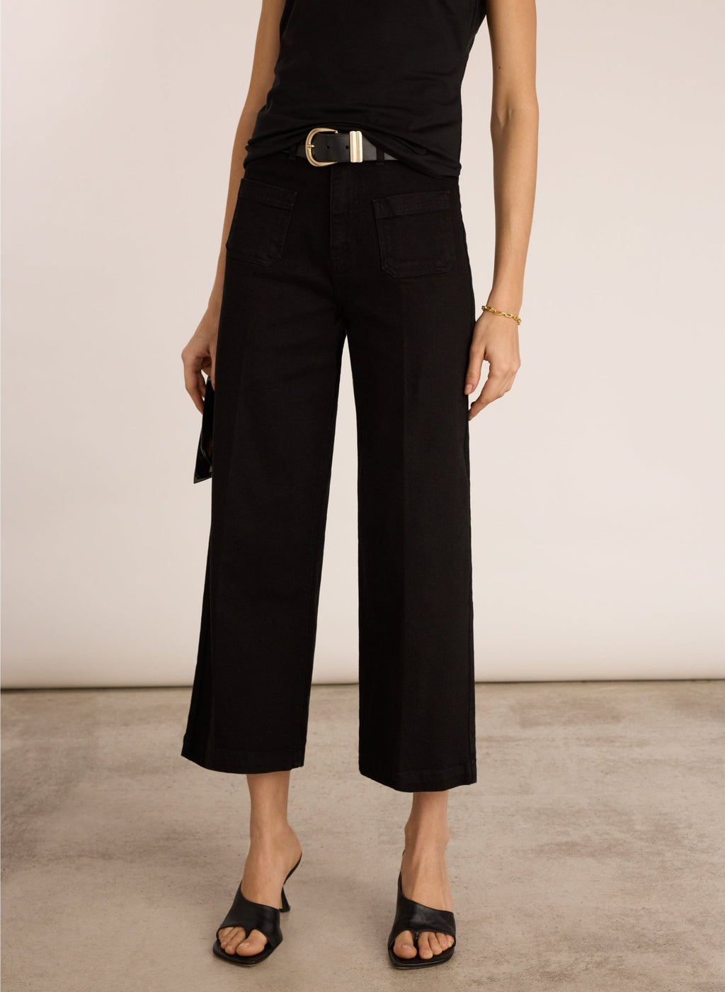 Jena Organic Wide Crop Jeans - Washed Black Baukjen